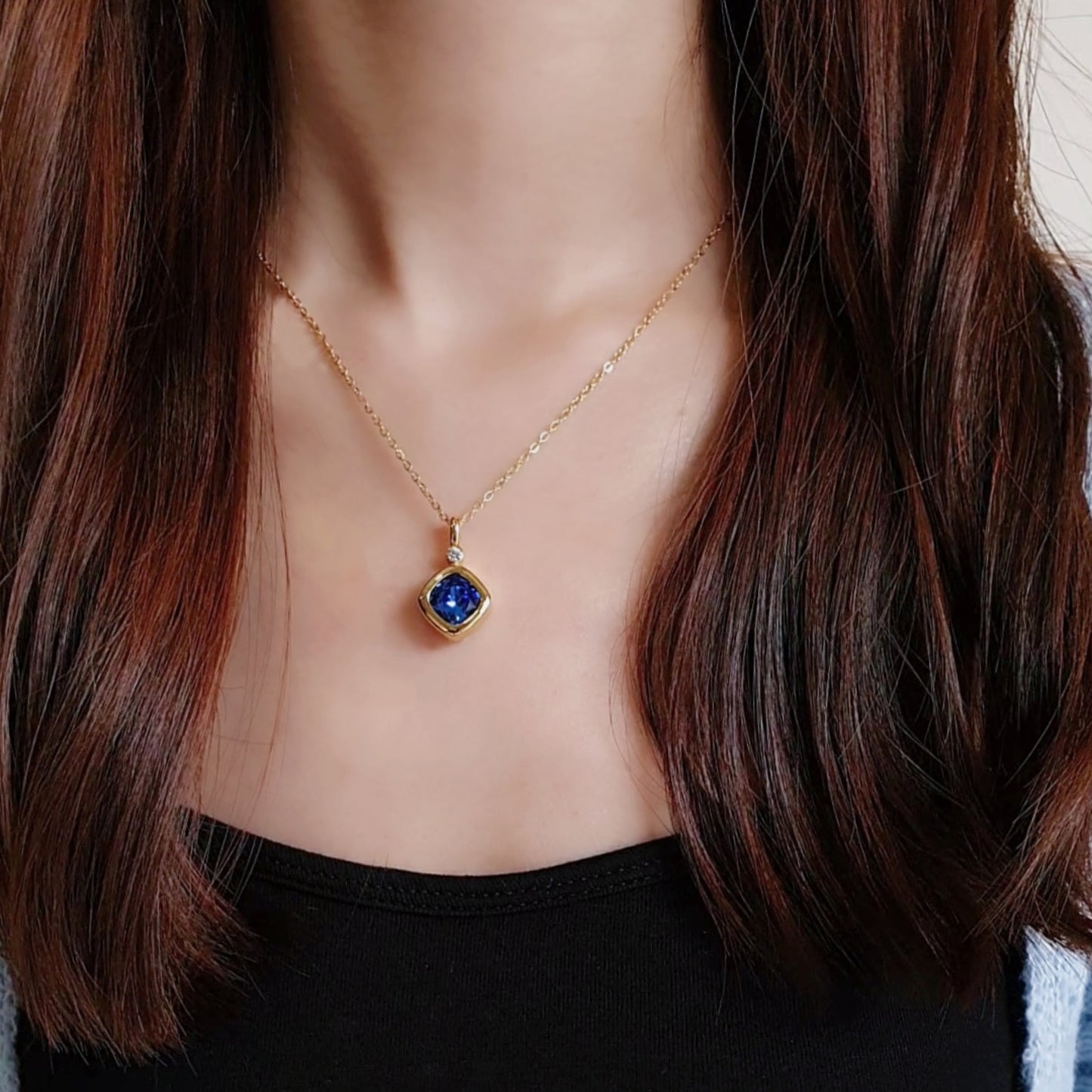 The Magic Cube Necklace (Sapphire)
