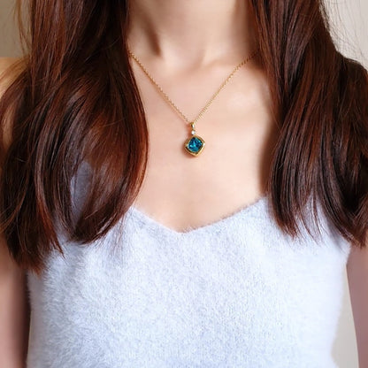 The Magic Cube Necklace (Turquoise)